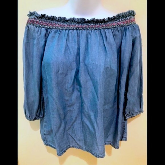 Francesca's | NWT Dianna Off The Shoulder Blouse - Picture 8 of 10